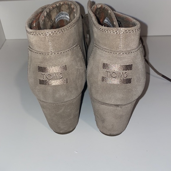 Tan TOMS wedges - Picture 4 of 5